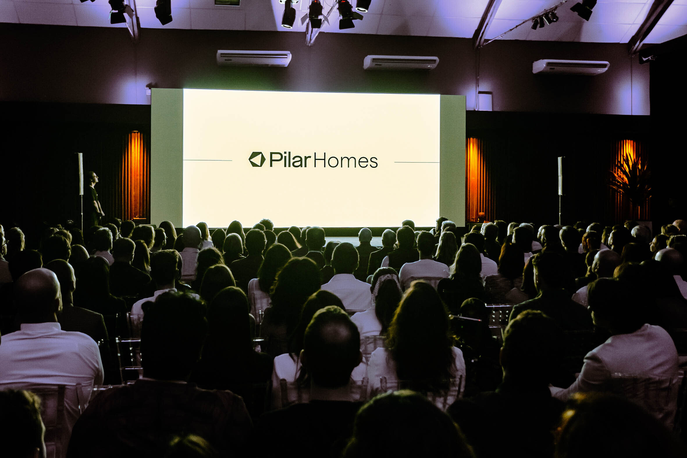 pilarHomes é o portal de imóveis de alto padrão em São Paulo e Curitiba, com curadoria, tecnologia e corretores especialistas.