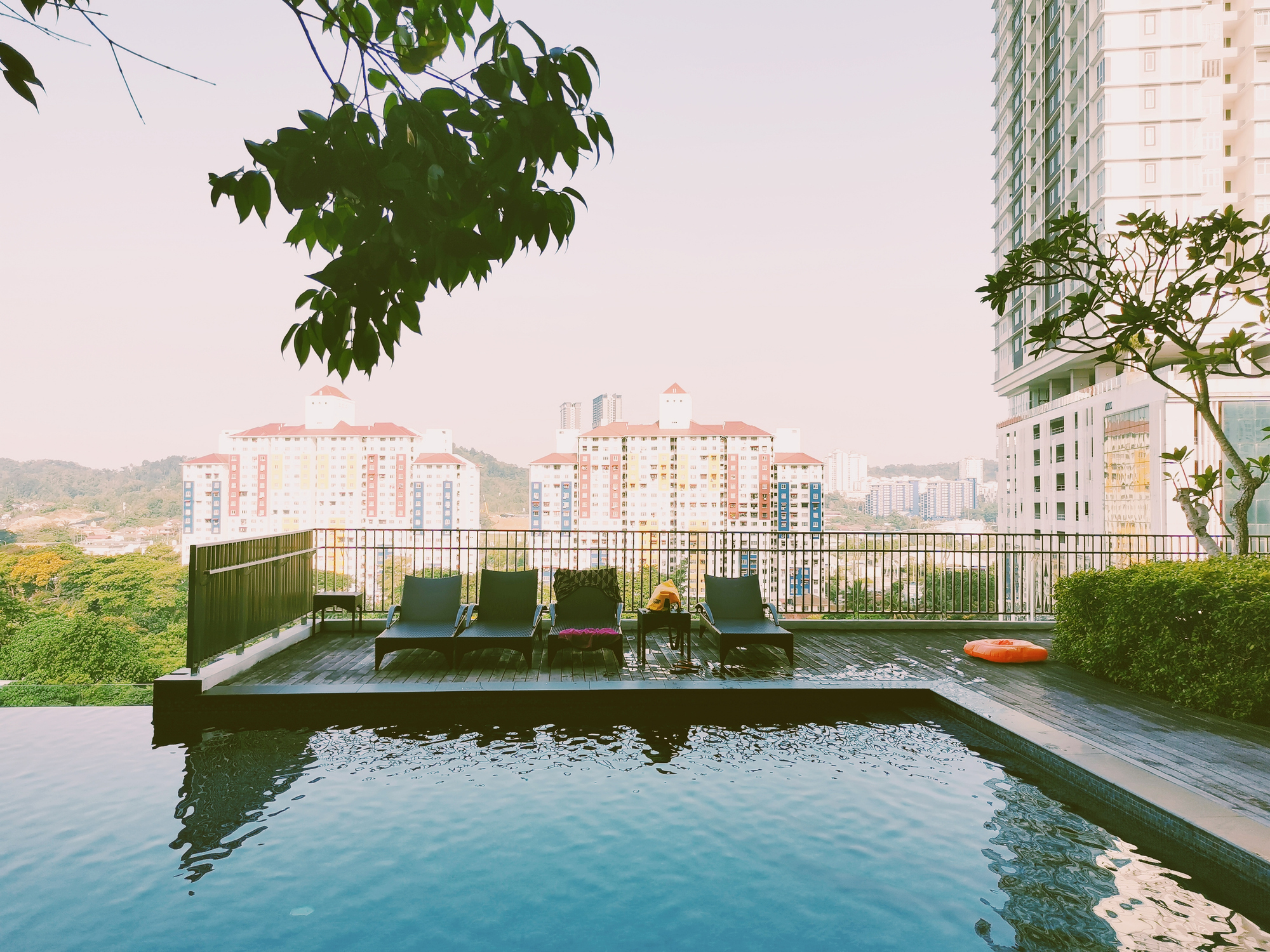 Coberturas de alto padrão com áreas externas e vistas abertas disponíveis no PilarHomes.