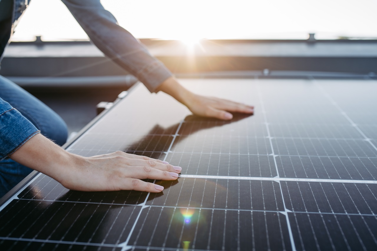 Para indústria, comércio, escola, universidade, clínica ou propriedade rural, a conta de energia virou uma das maiores linhas de custo. Um projeto solar completo aparece como solução, apoiado pelo Financiamento Solar BV.